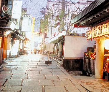 Hozenji Yokocho