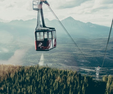 Beautiful view of the Jasper SkyTram up high