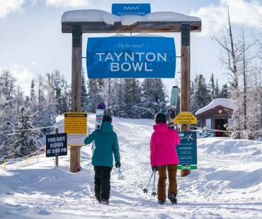 Sign and entrance to Taynton Bowl at Panorama Mountain Resort