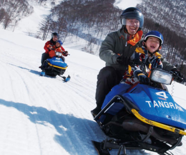 Snowmobile Tour at Madarao