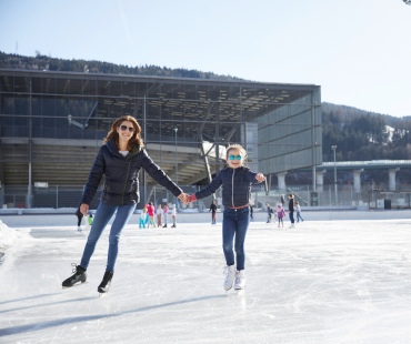 People skiing at olympiaworld