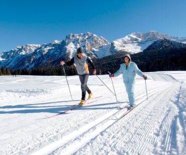 people enjoying scenic nordic trails