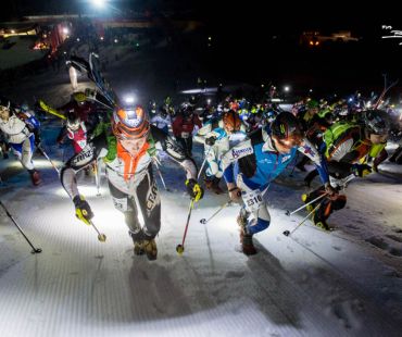 people racingin on vertical climb