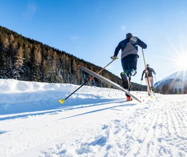 People cross country skiing on nordic trails in Davos